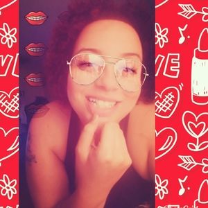 Meet your Posher, Alexandra